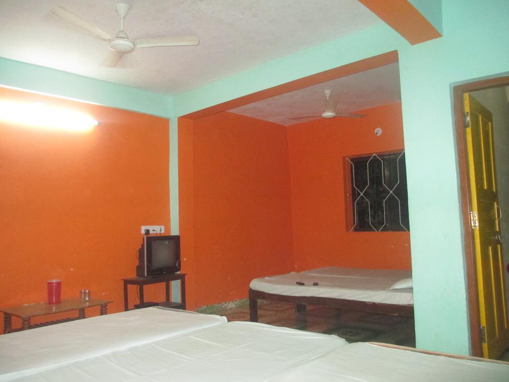 Subhash Guest house 2*